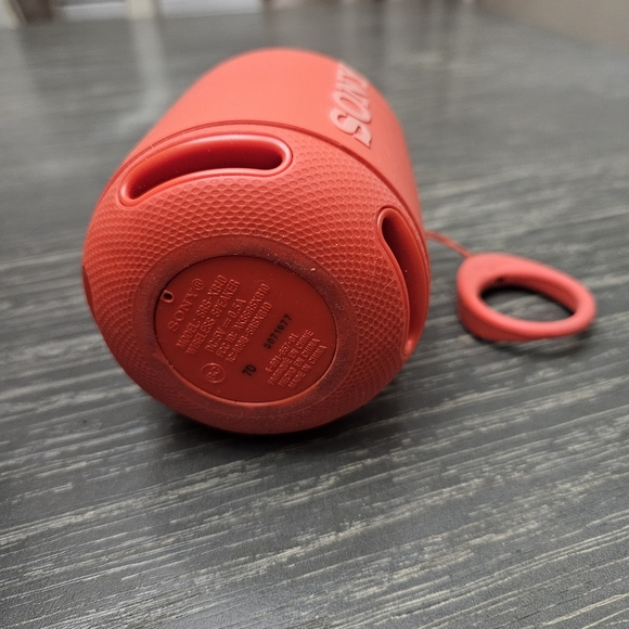 Sony XB10 Portable Wireless Bluetooth Speaker Red 16 Water Resistant - Picture 6 of 8